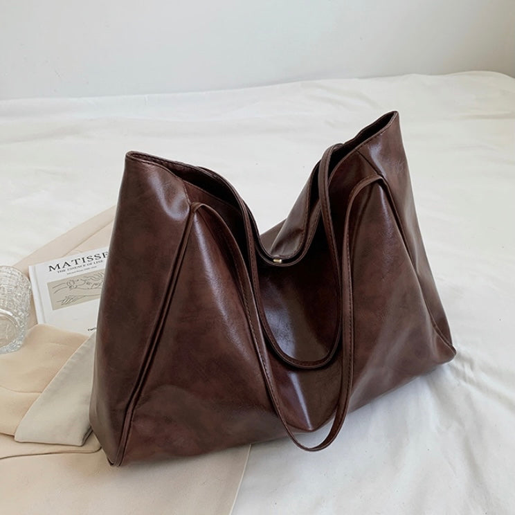 Shoulder Bag – Vintage Elegance with Spacious Interior