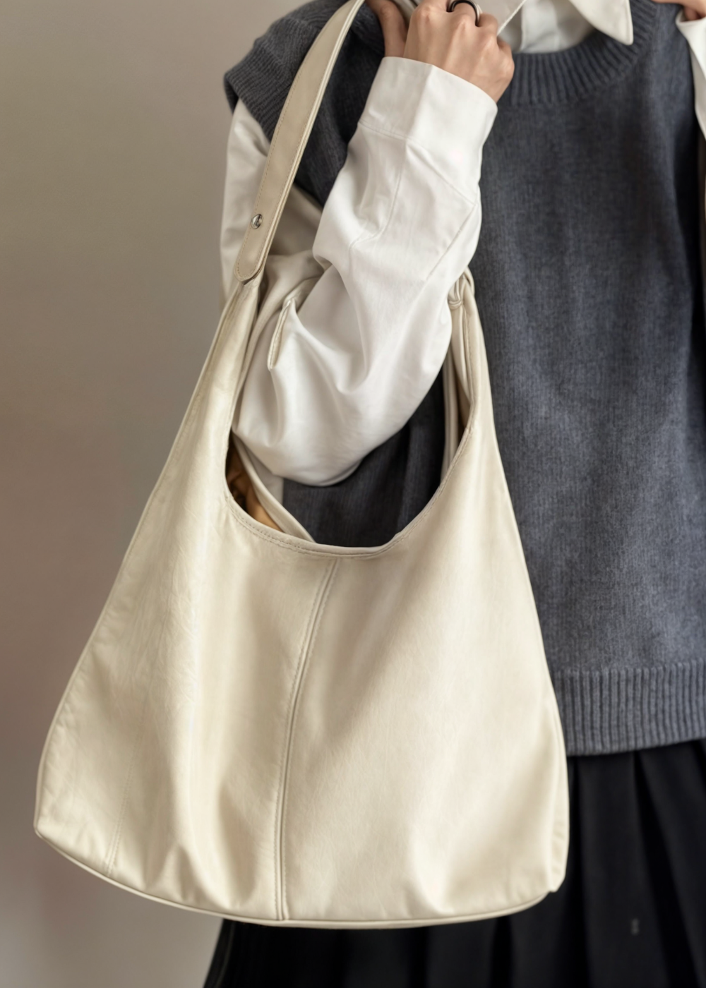 Tote Bag – Vintage Charm and Modern Versatility