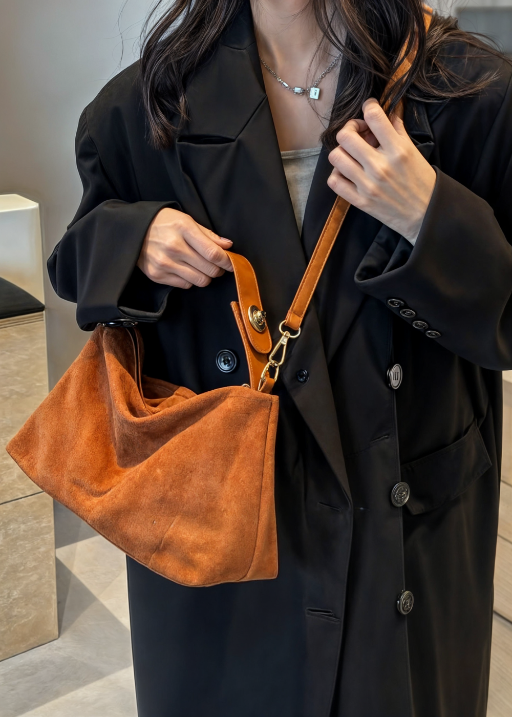Handbag – Suede Elegance and Everyday Comfort