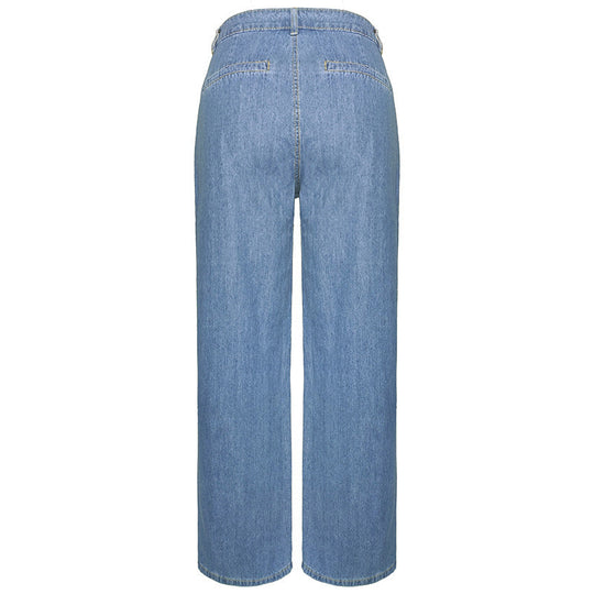 Denim Jeans – Flattering Fit and Timeless Elegance